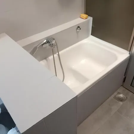 Hostal The Horse Monument *